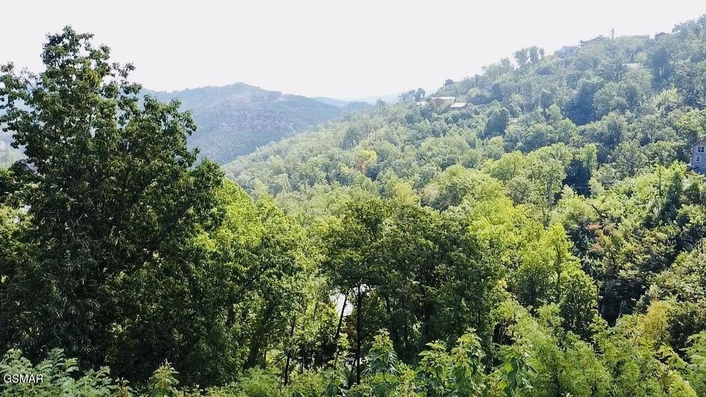 670 Pinecrest Drive, Gatlinburg