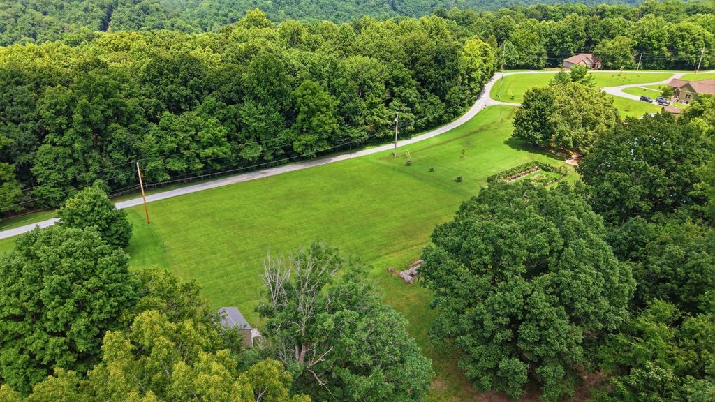 1060 Thornberry Trce, Goodlettsville