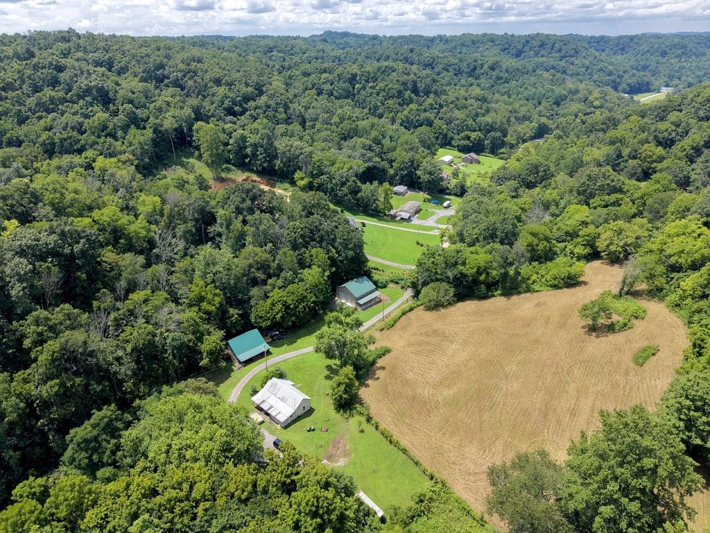 490 Ford Hollow Rd, Hartsville
