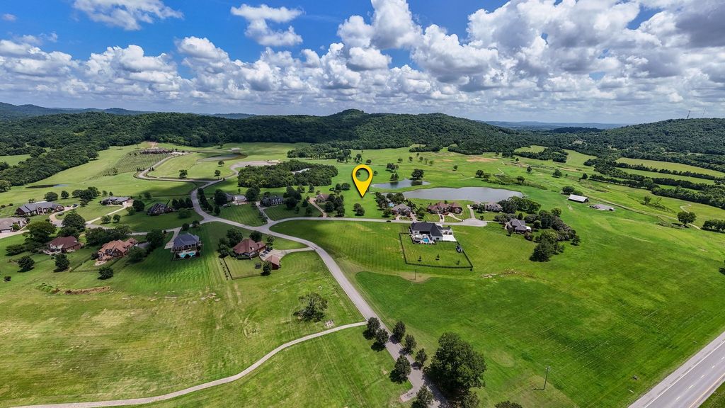 107 Forrest Ct, Shelbyville