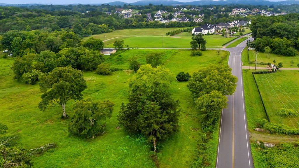 9861 Split Log Rd, Brentwood
