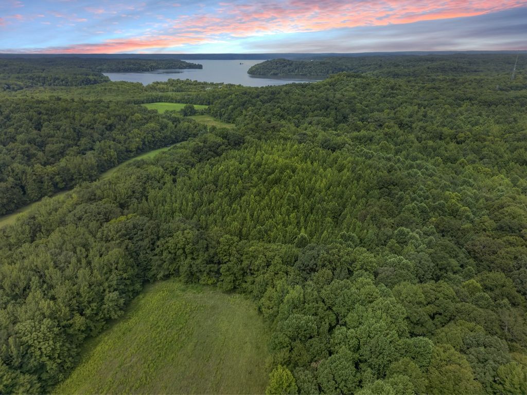 1 White Oak Road, Stewart