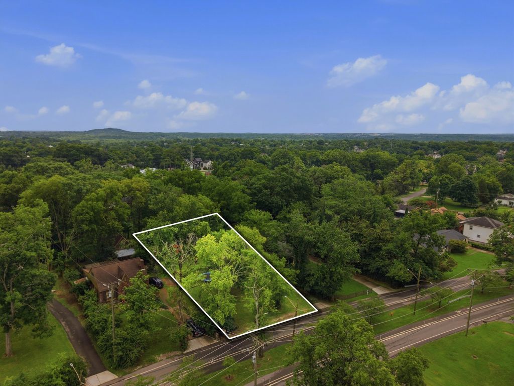 1521 Riverside Dr, Nashville