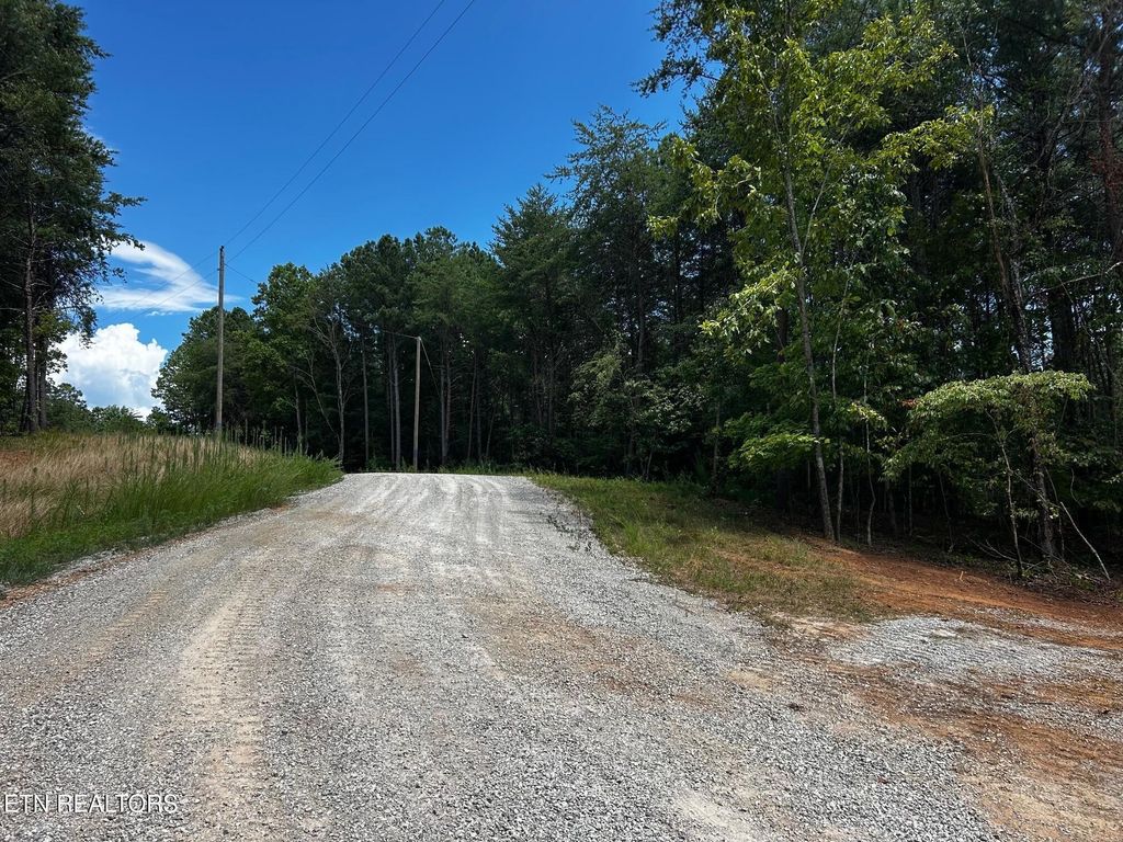 292 Cody Lane, Madisonville