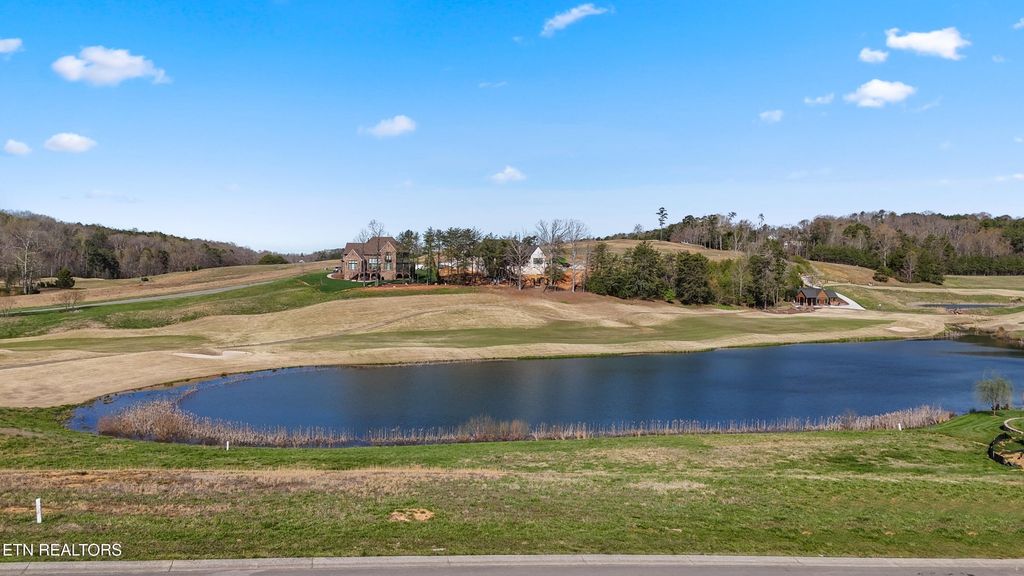 385 Navigator Drive, Lenoir City