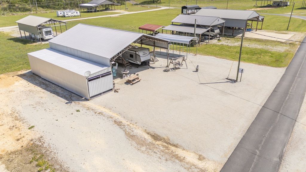 1008 Wc Pickett, Clifton