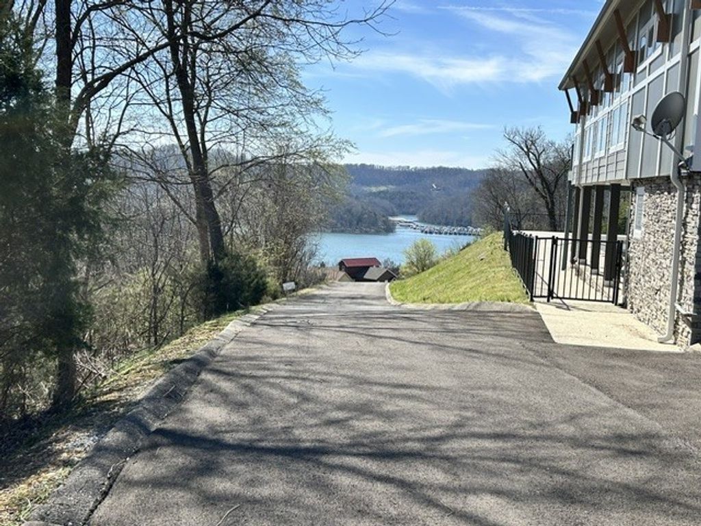 209 Sandgate Dr, Smithville