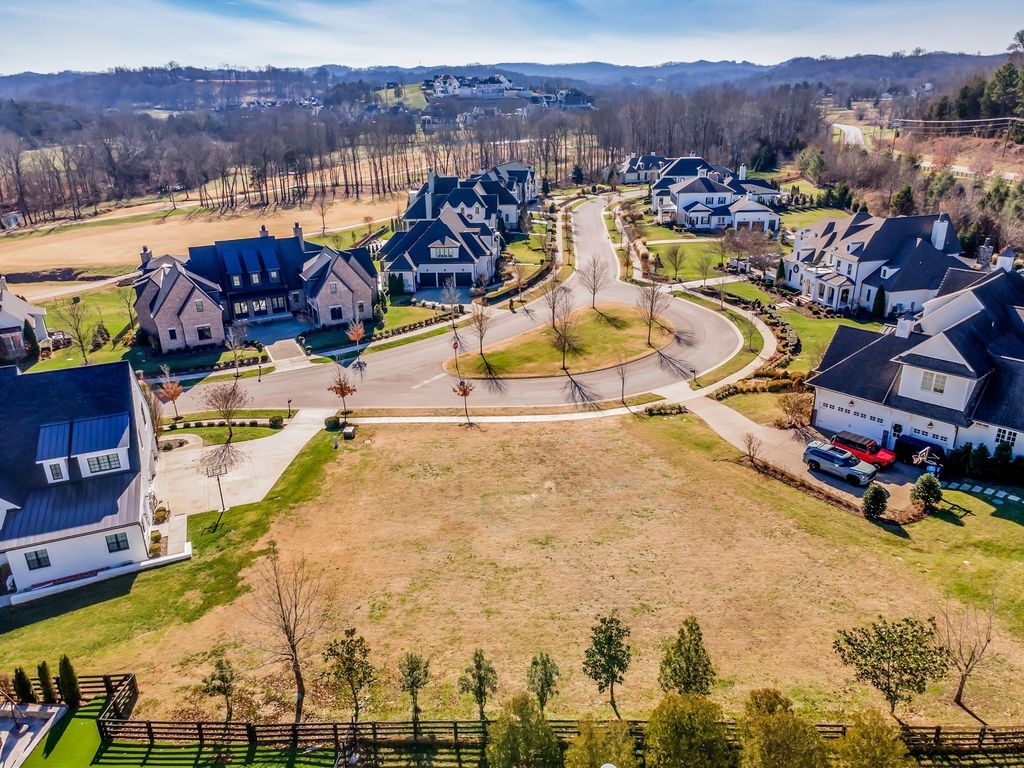 7211 Shagbark Ln, College Grove
