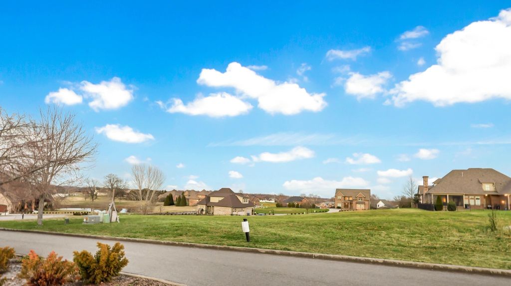 2569 Stone Manor Way, Clarksville