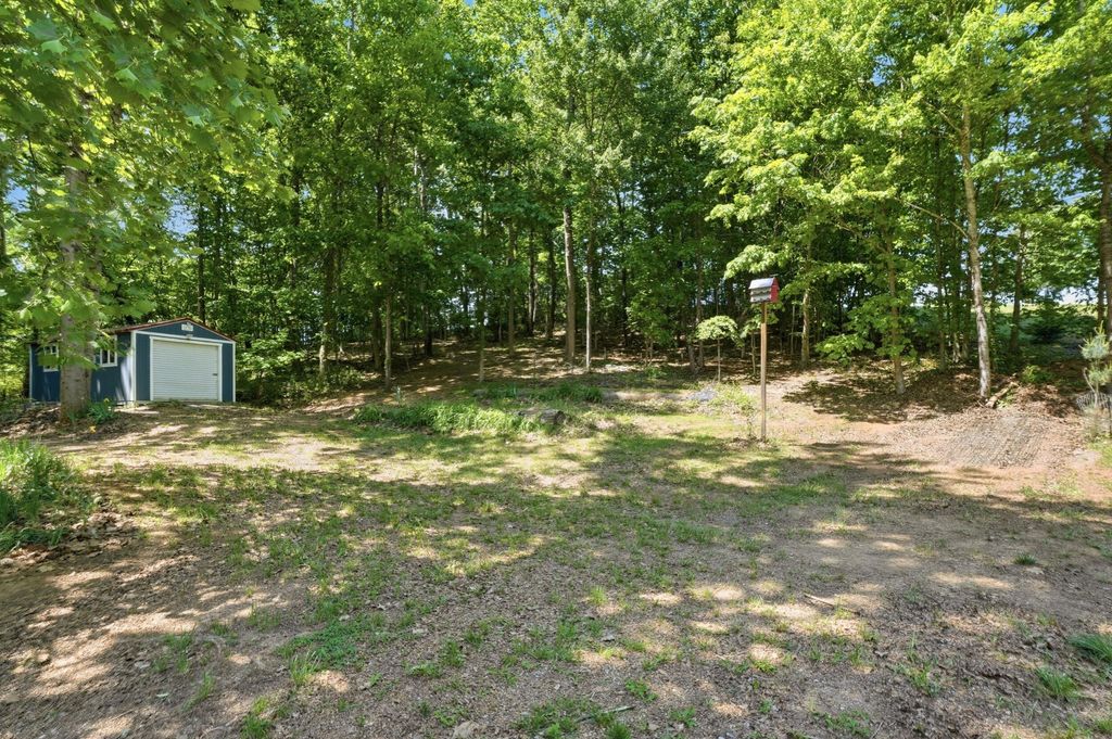 137 Brooksview Road, Lenoir City