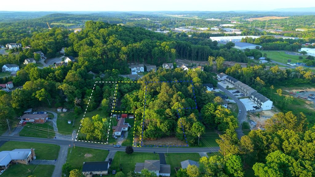 1425 Blythe Ferry Road Ne, Cleveland