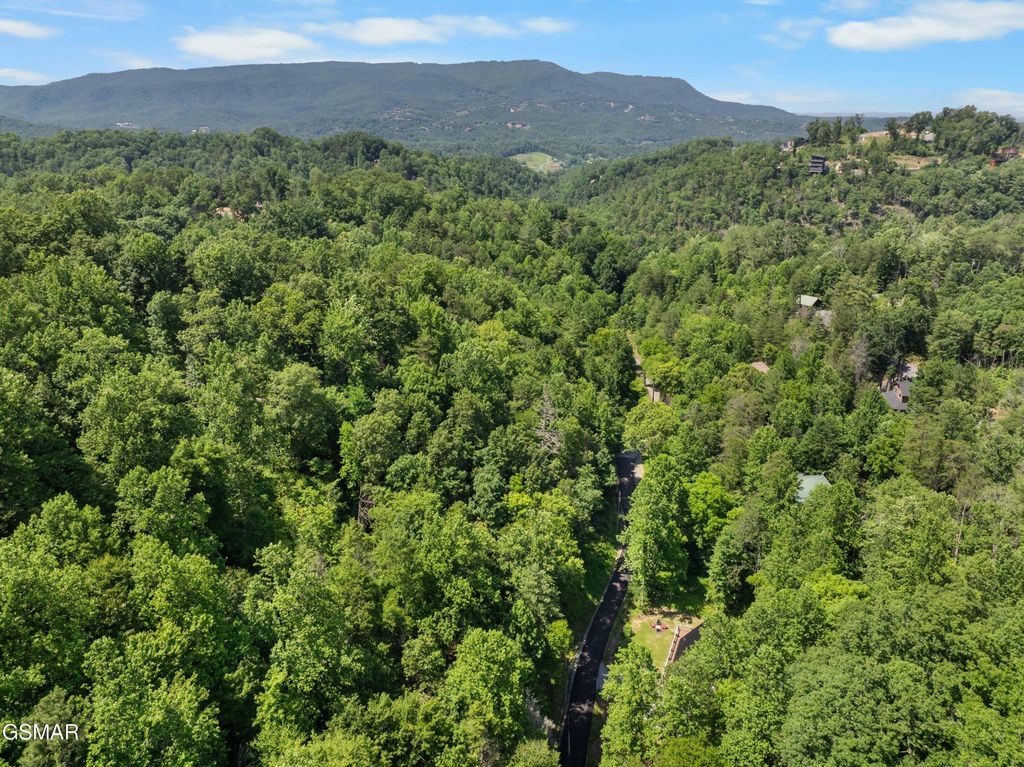 24 Sugar Maple Loop Road, Sevierville