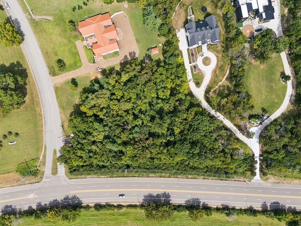 800 Lakemont Dr, Nashville