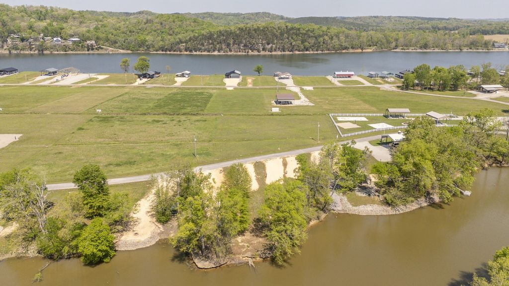 328 Duck Blind Rd, Clifton