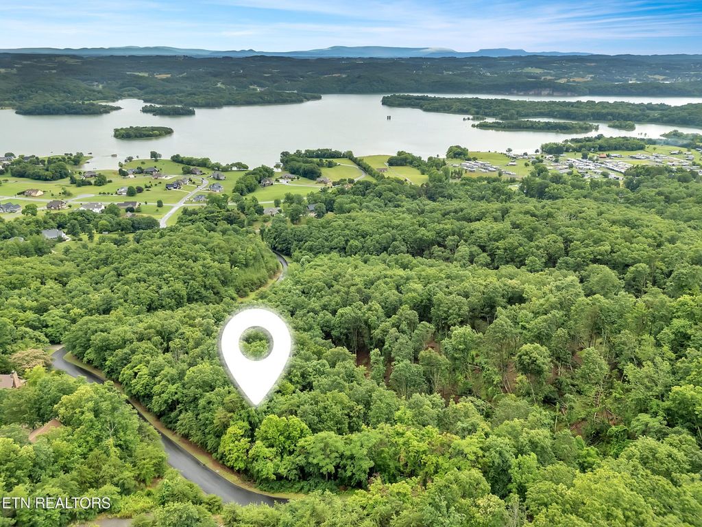 9097 Paradise View Drive, Mooresburg