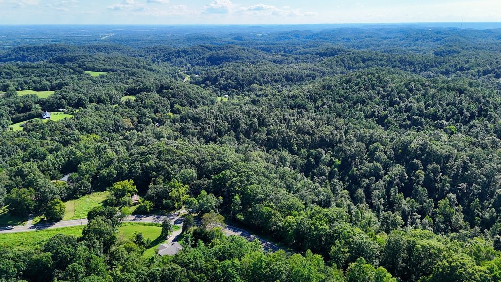 2 Lindsey Hollow Rd, Gallatin