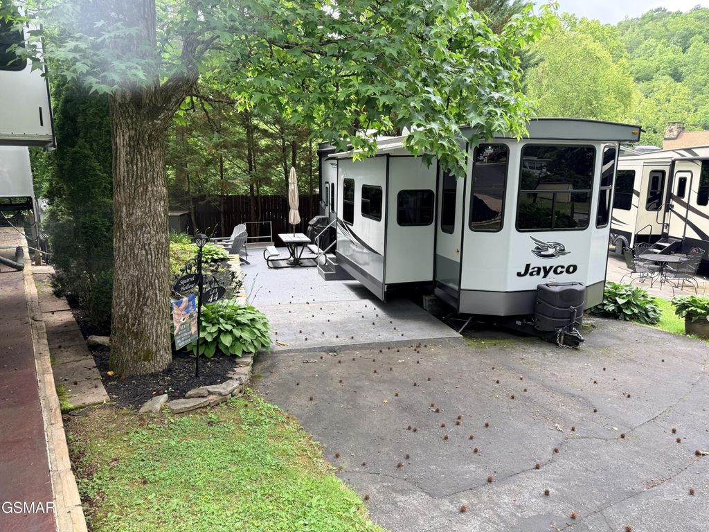 4229 E Parkway, Gatlinburg
