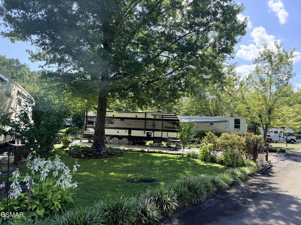 4229 E Parkway, Gatlinburg
