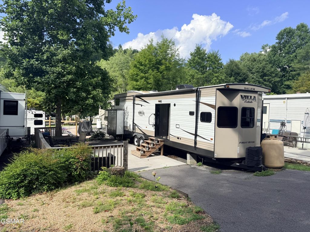 4229 E Parkway, Gatlinburg