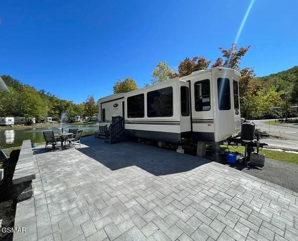 4229 E Parkway, Gatlinburg