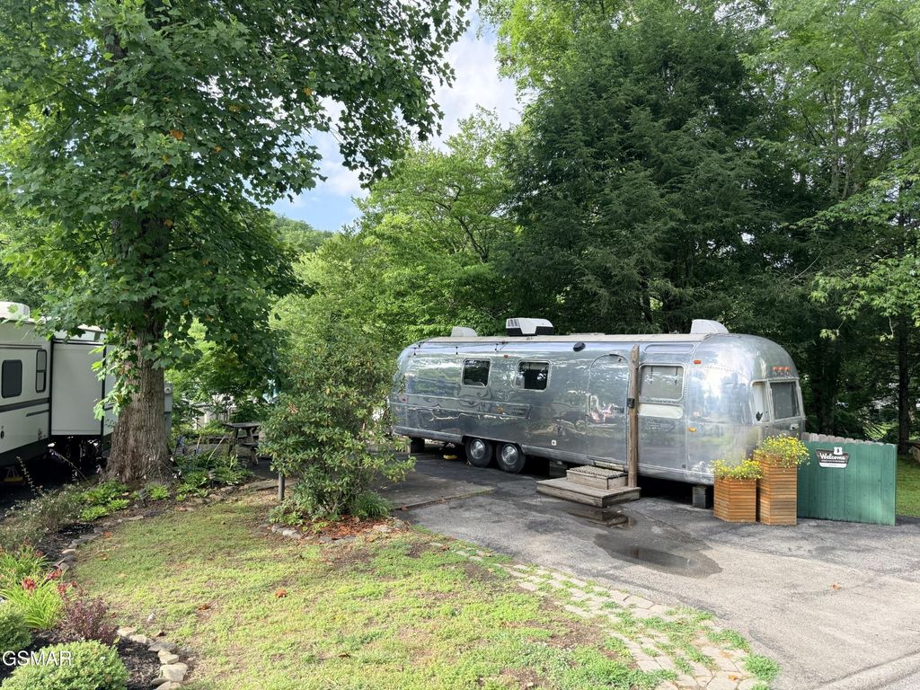 4229 E Parkway, Gatlinburg