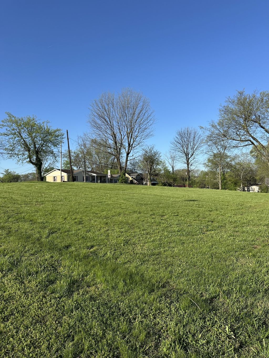 416 E Bledsoe St, Gallatin