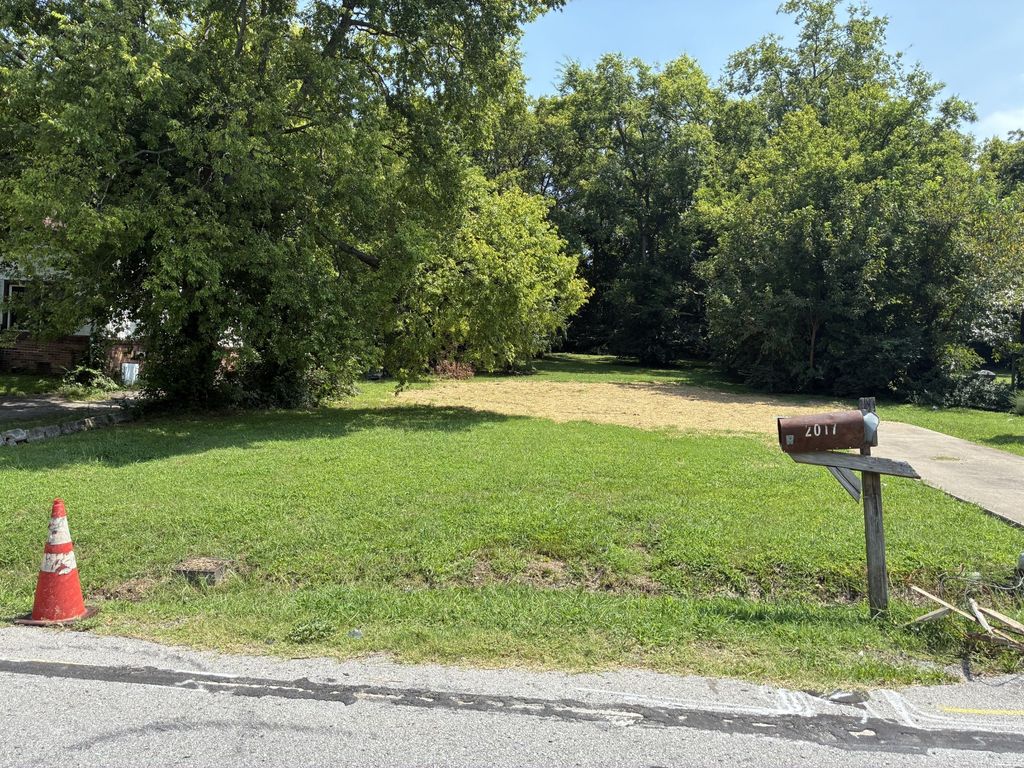 2017 Oakwood Ave, Nashville