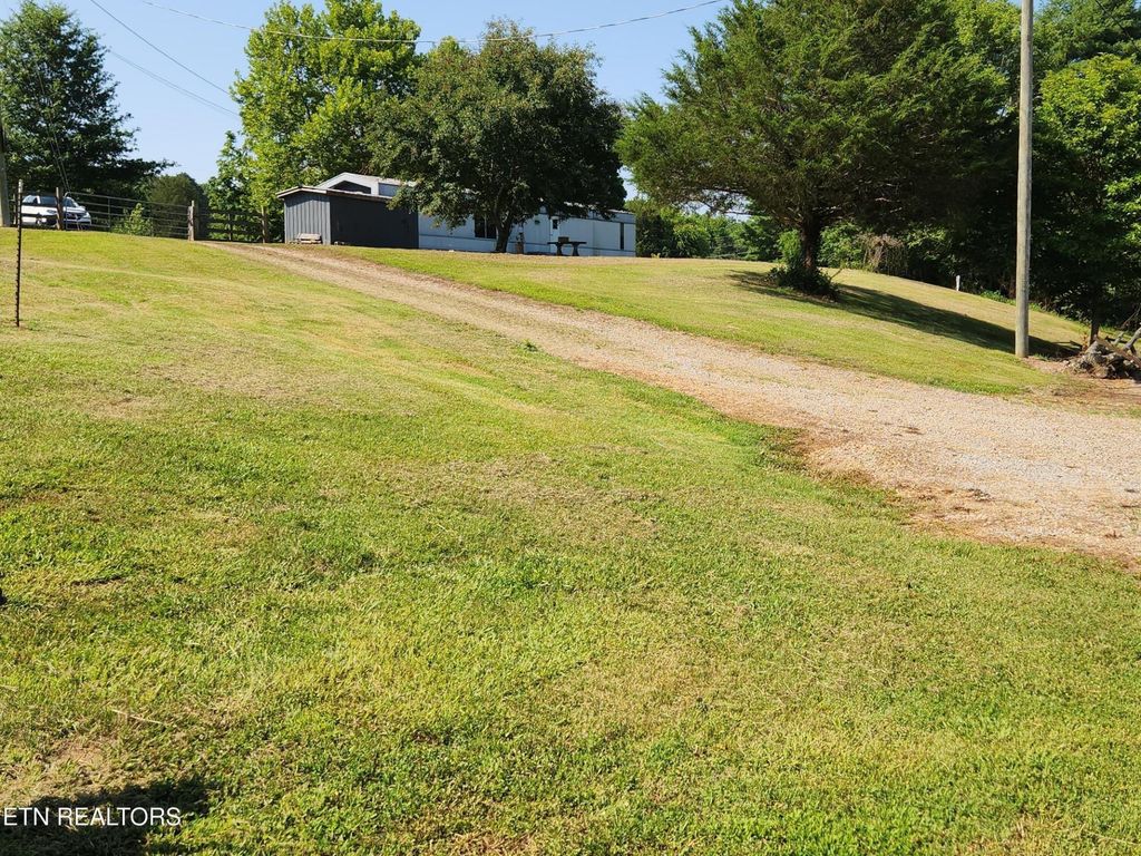 2738 Highway 39w, Athens