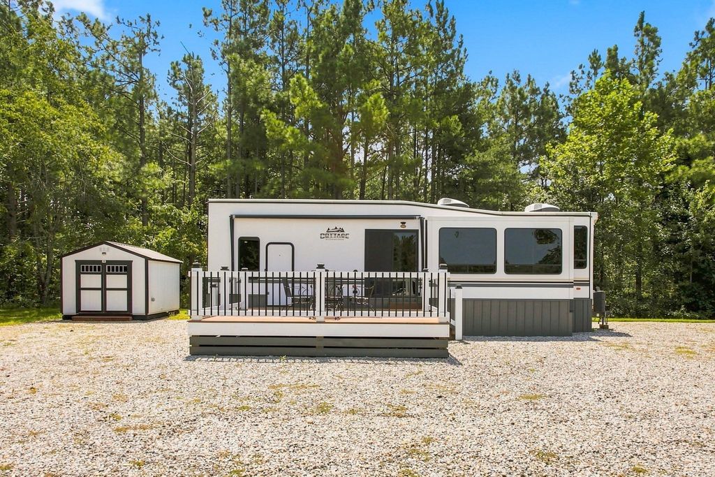 147 Howard Switch Rd, Hohenwald