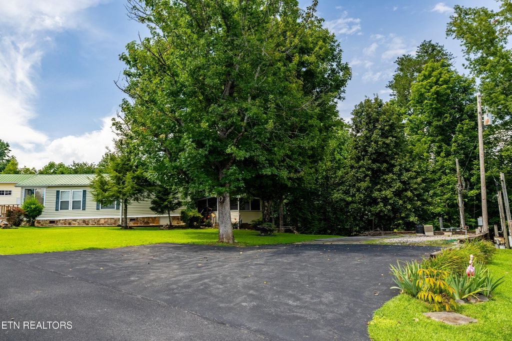 449 Mountain Thrush Drive, Townsend