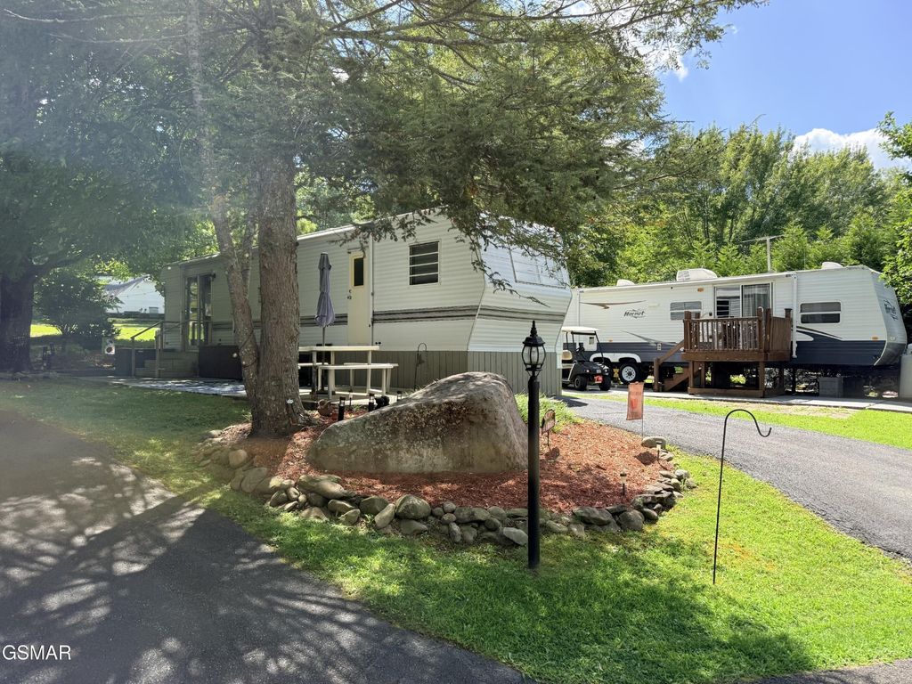 4229 E Parkway, Gatlinburg