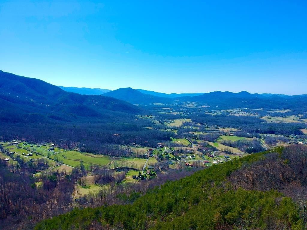 123 Ravens Den Way, Sevierville