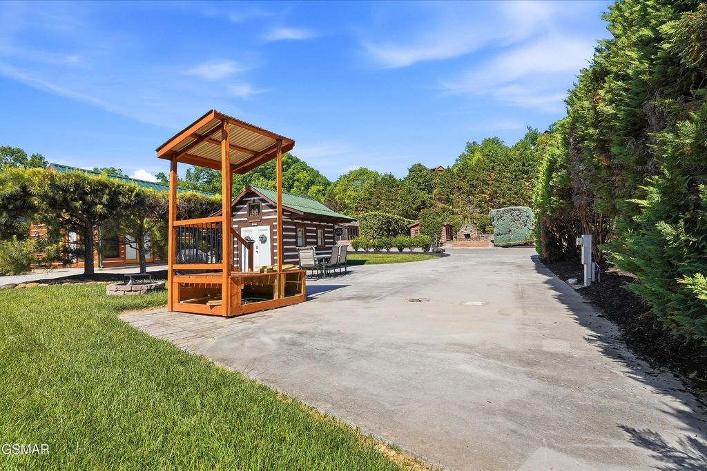 1908 Lizi Loop Way, Sevierville