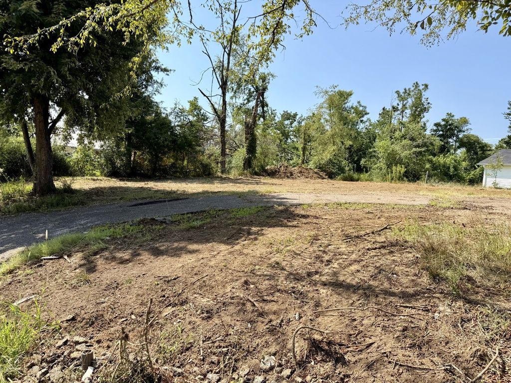 456 Pharr Ave, Selmer