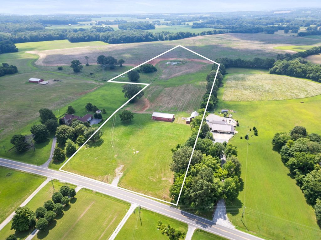 4635 Highway 431n, Springfield