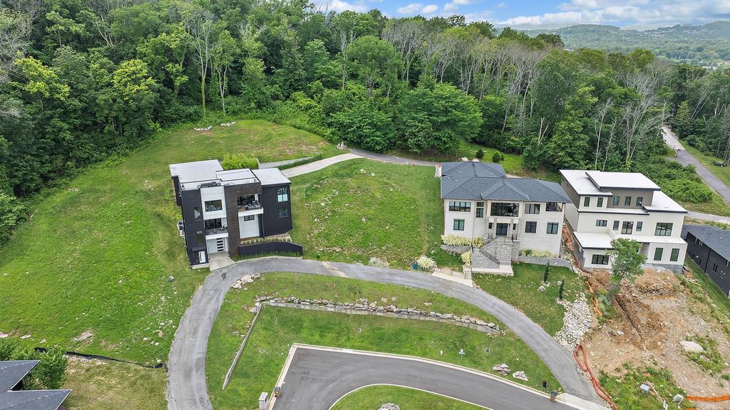 5809 Woodland Hills Dr, Nashville