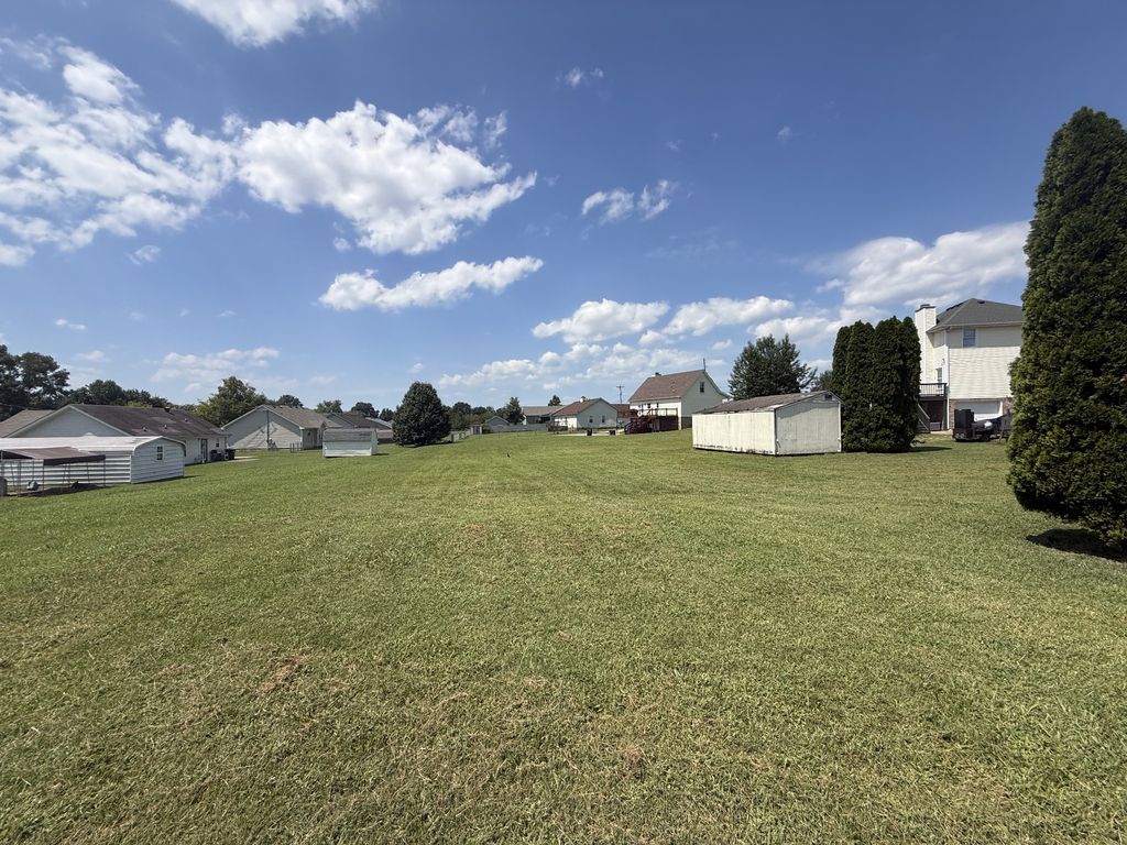 3382 Summerfield Dr, Clarksville