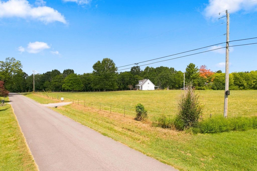 349 Branham Mill Road, Gallatin