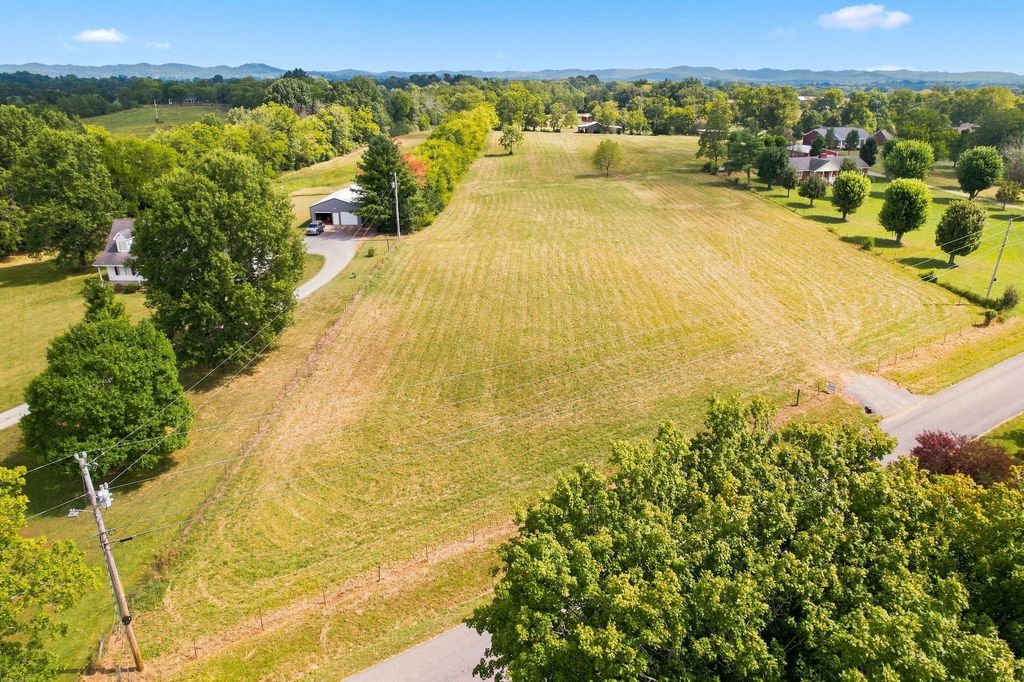 349 Branham Mill Road, Gallatin