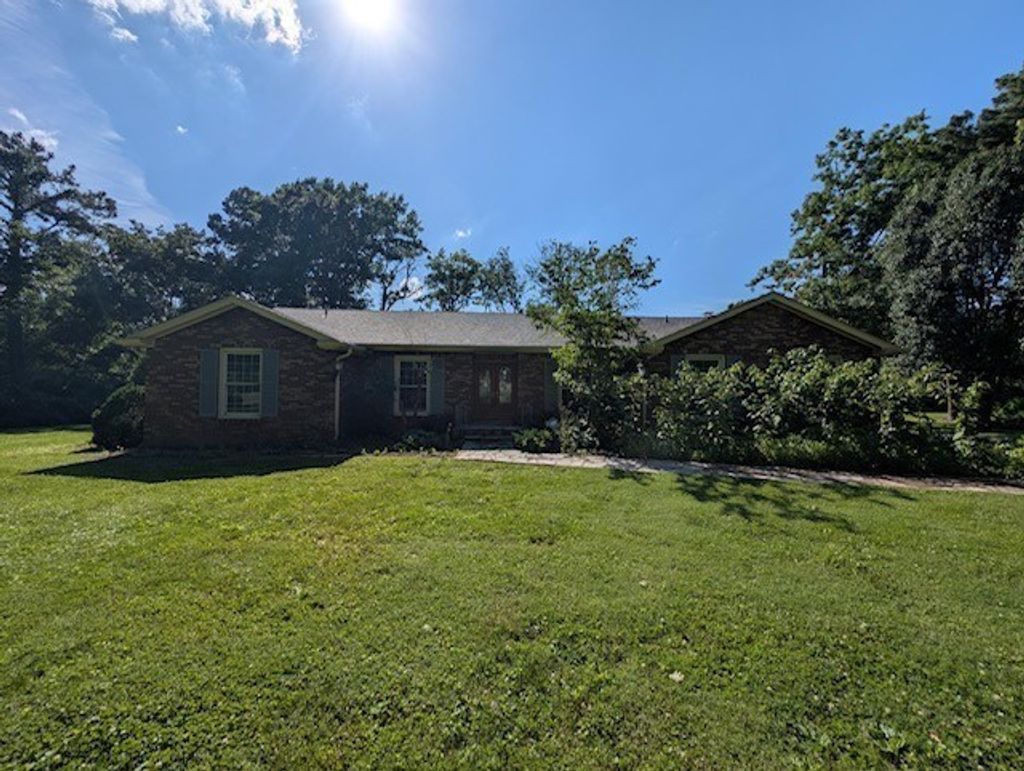 215 Williamsburg Cir, Brentwood