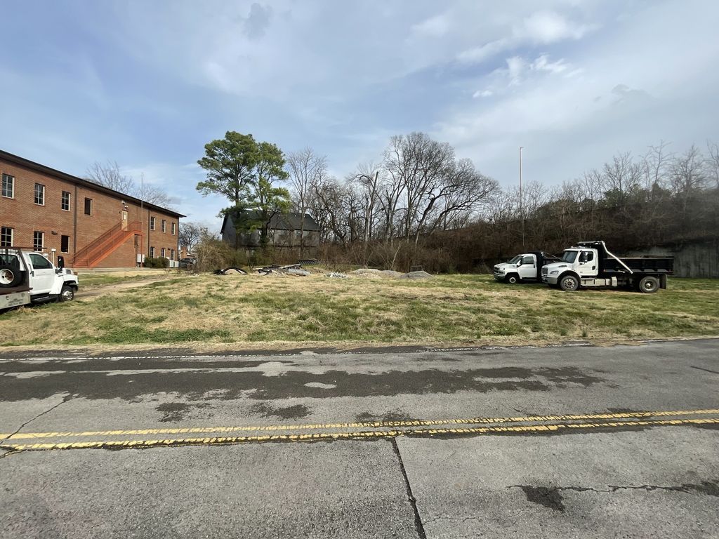 2704 Berrywood, Nashville