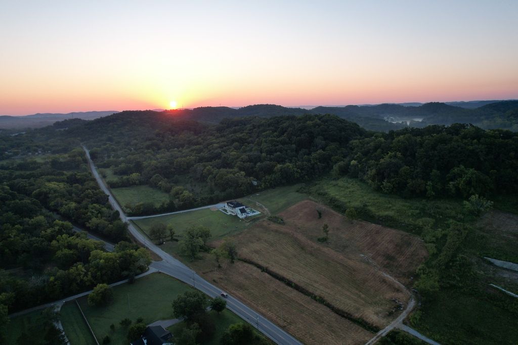 1 Carters Creek Pike, Franklin