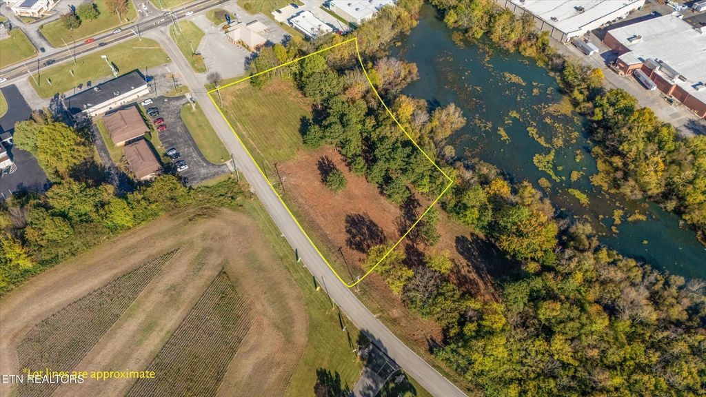 12 Old Athens Pike, Sweetwater