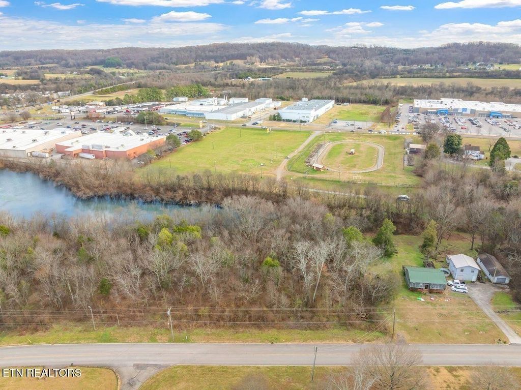 34 Old Athens Pike, Sweetwater