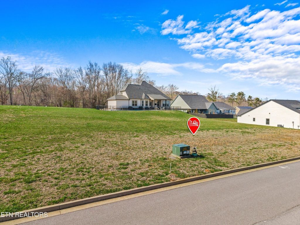 57 Shoreline Vista, Morristown