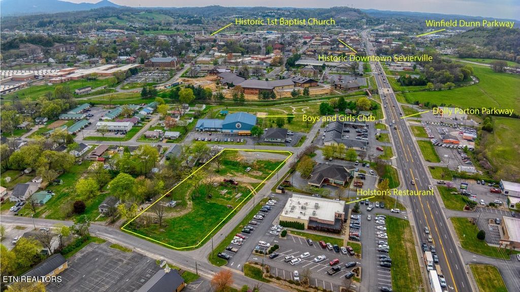 601 E Bruce St, Sevierville