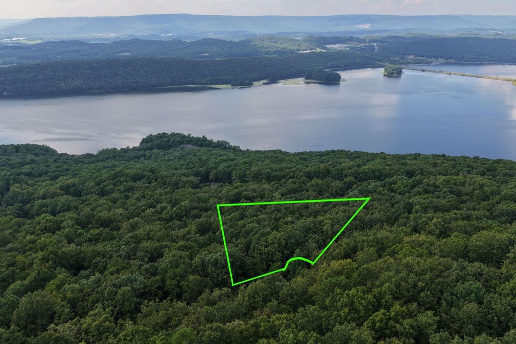2 Bluff Road, South Pittsburg