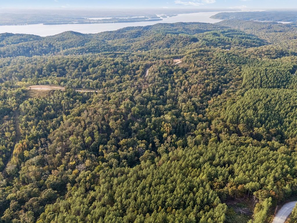 795 Bear Creek Rd, Waverly