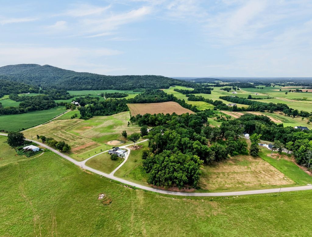 4785 Dark Hollow Rd, McMinnville