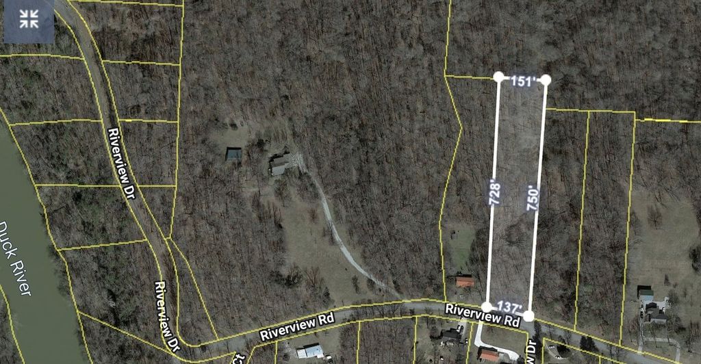 2 Riverview Road, Centerville